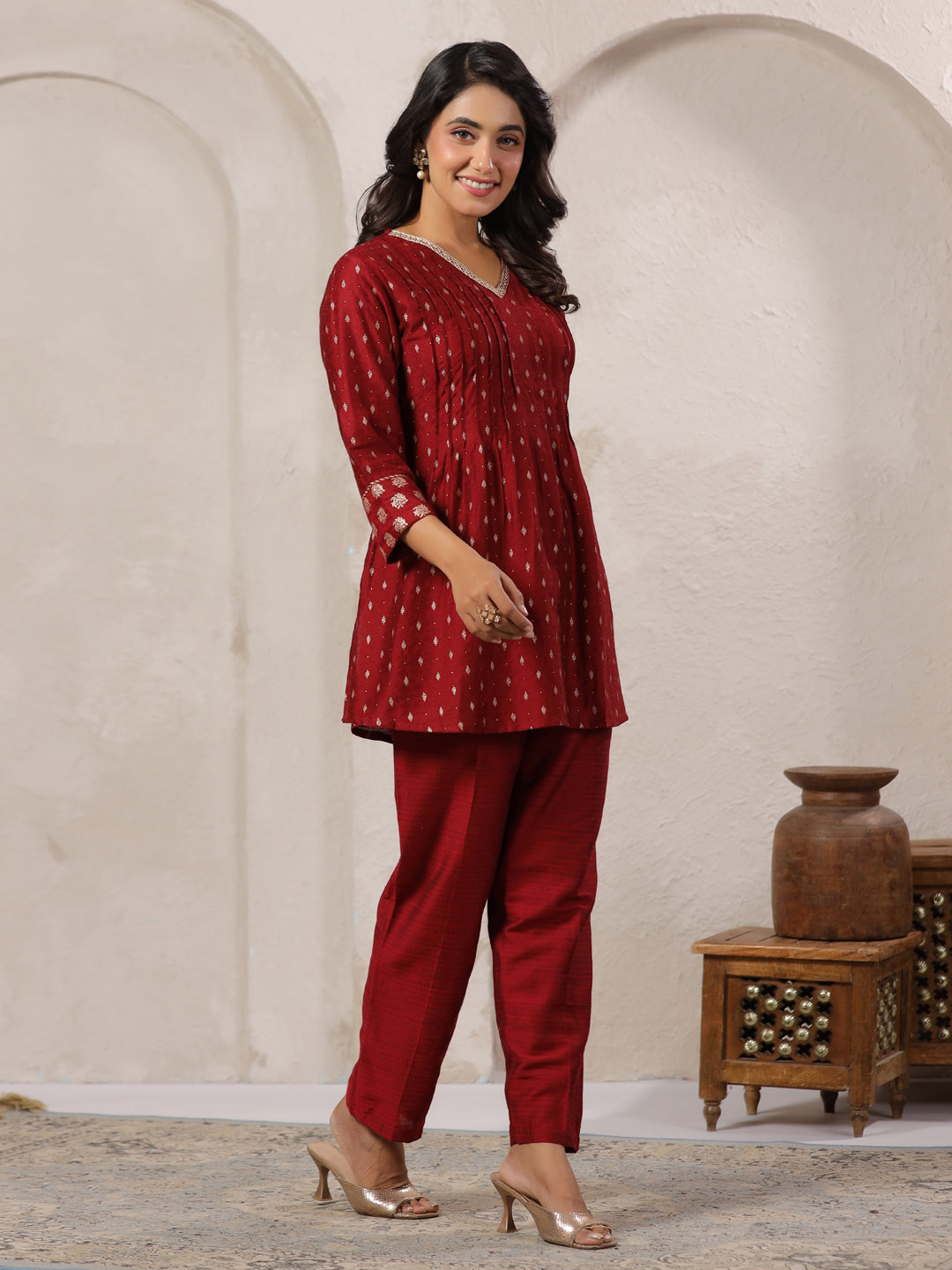 Span Burgundy V Neck Viscose Short Kurta