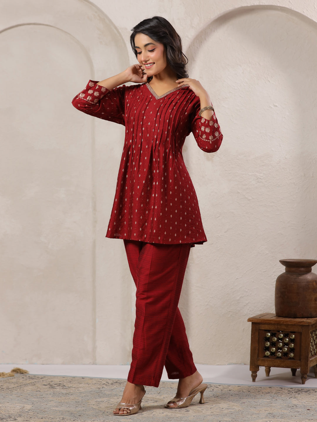 Span Burgundy V Neck Viscose Short Kurta