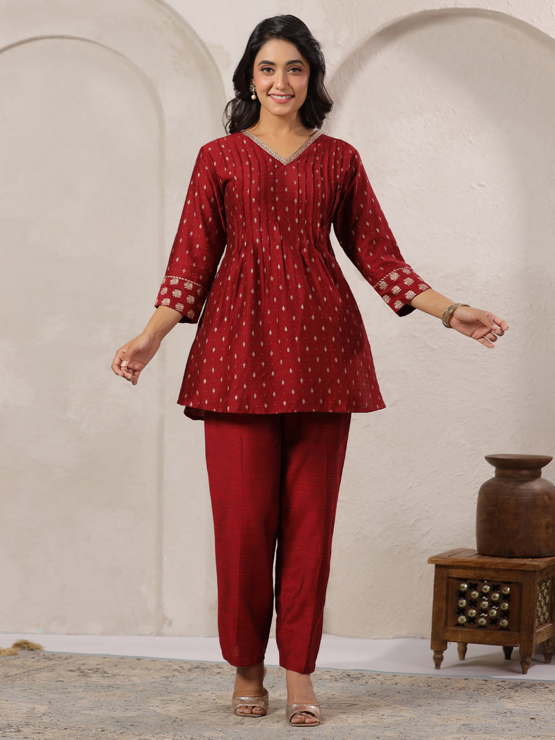 Span Burgundy V Neck Viscose Short Kurta