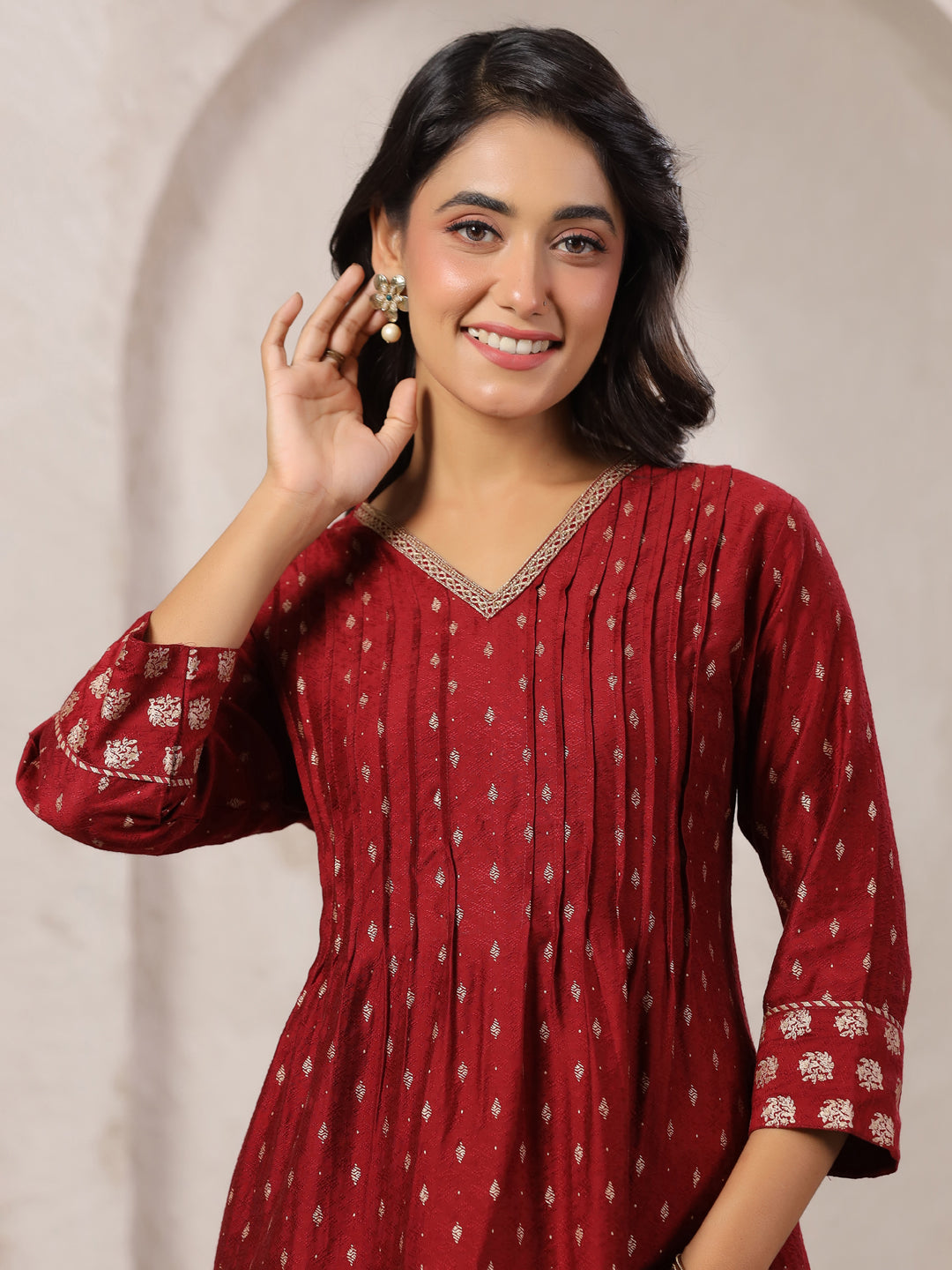 Span Burgundy V Neck Viscose Short Kurta