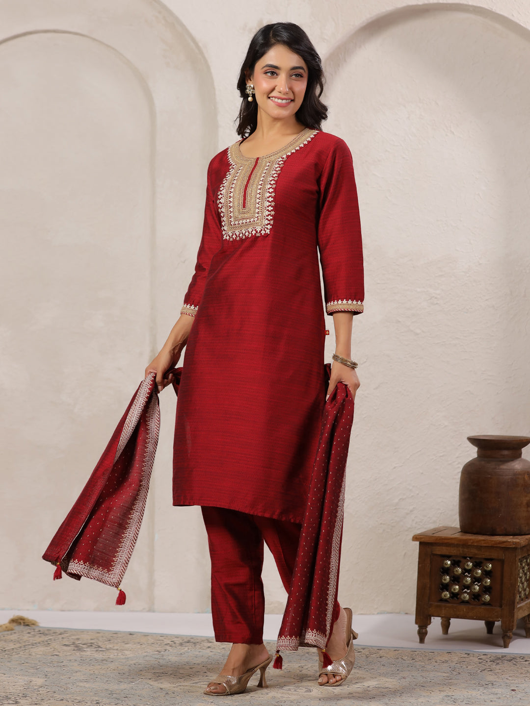 Span Burgundy Round Neck Visocse Kurta