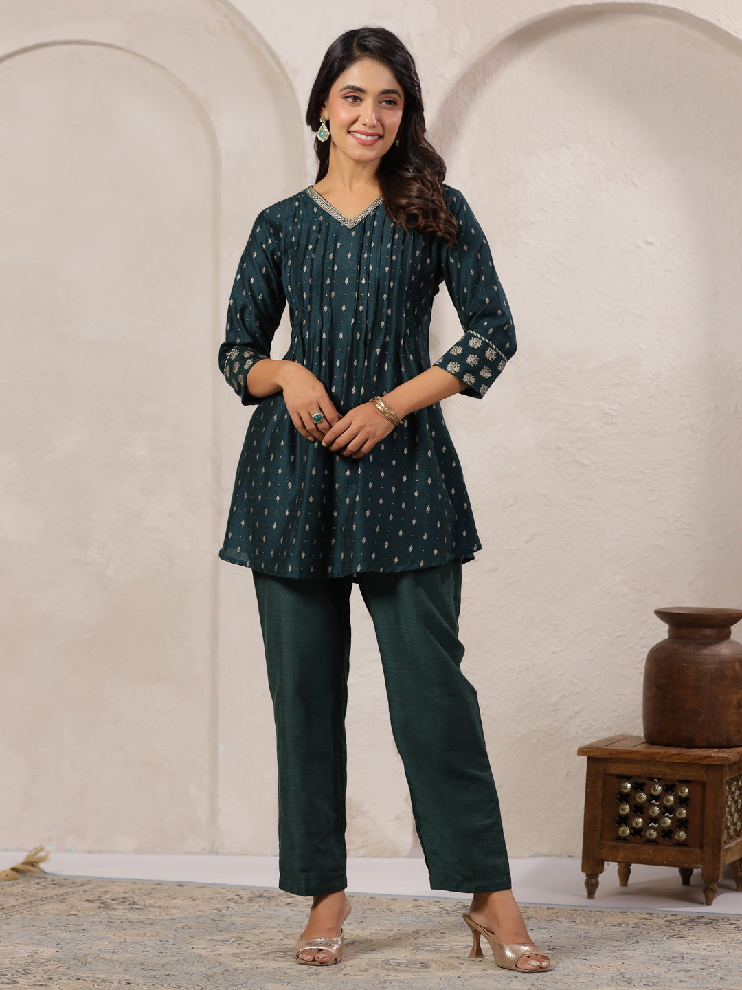 Span Green V Neck Viscose Short Kurta