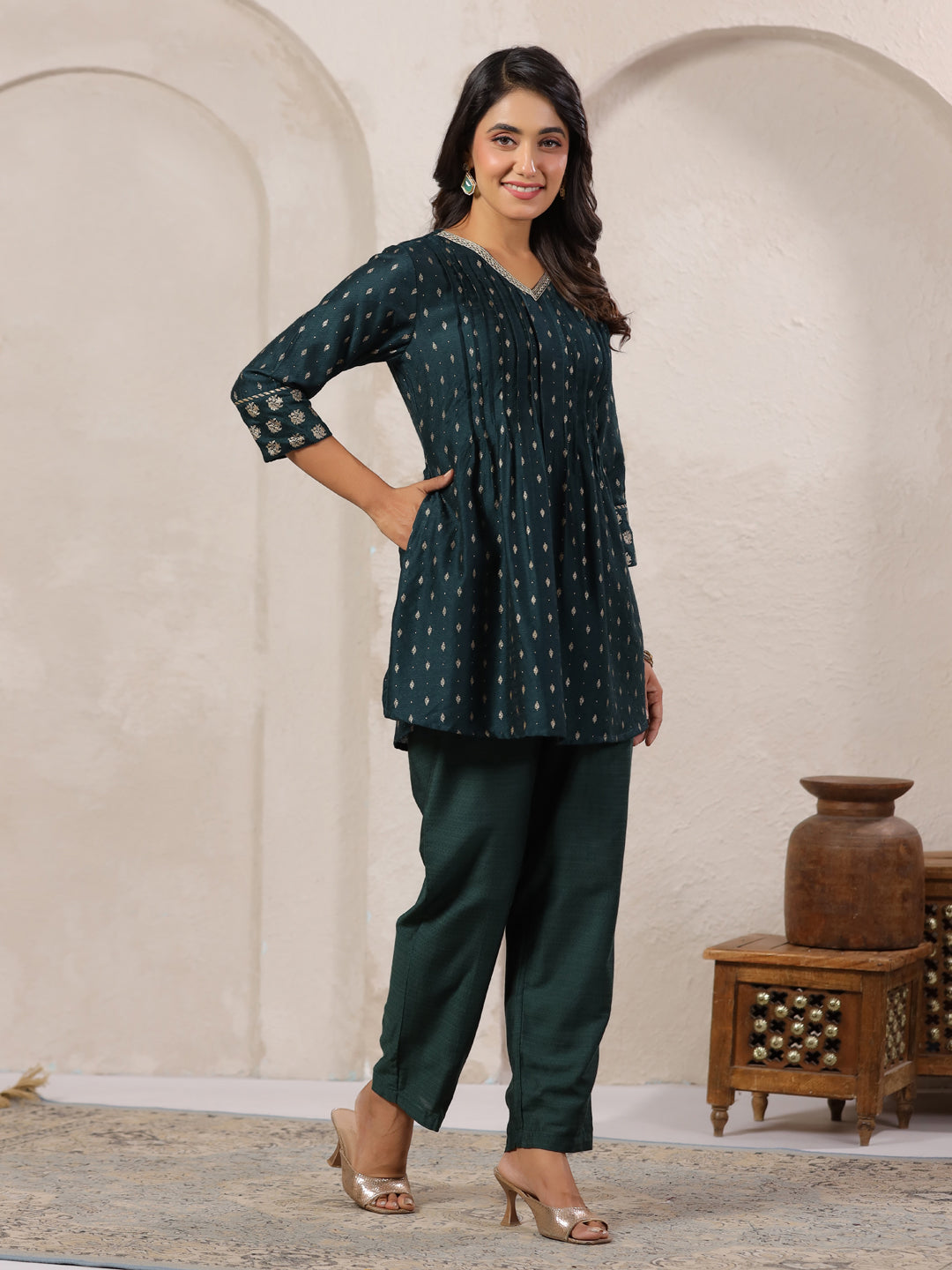 Span Green V Neck Viscose Short Kurta
