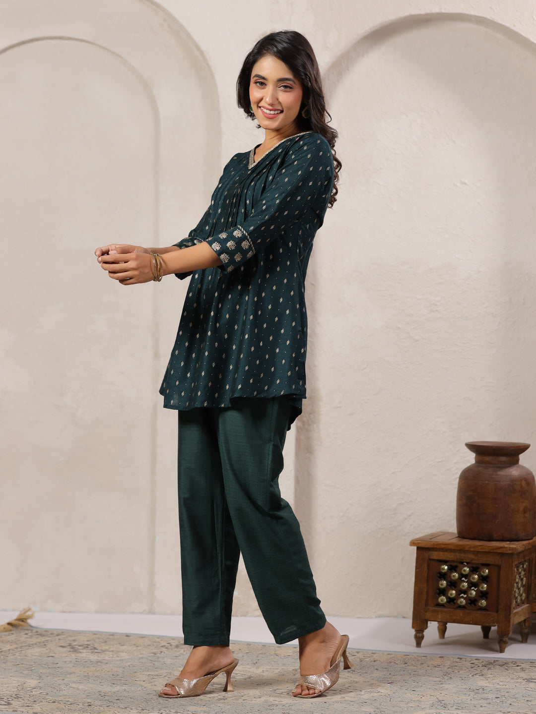 Span Green V Neck Viscose Short Kurta