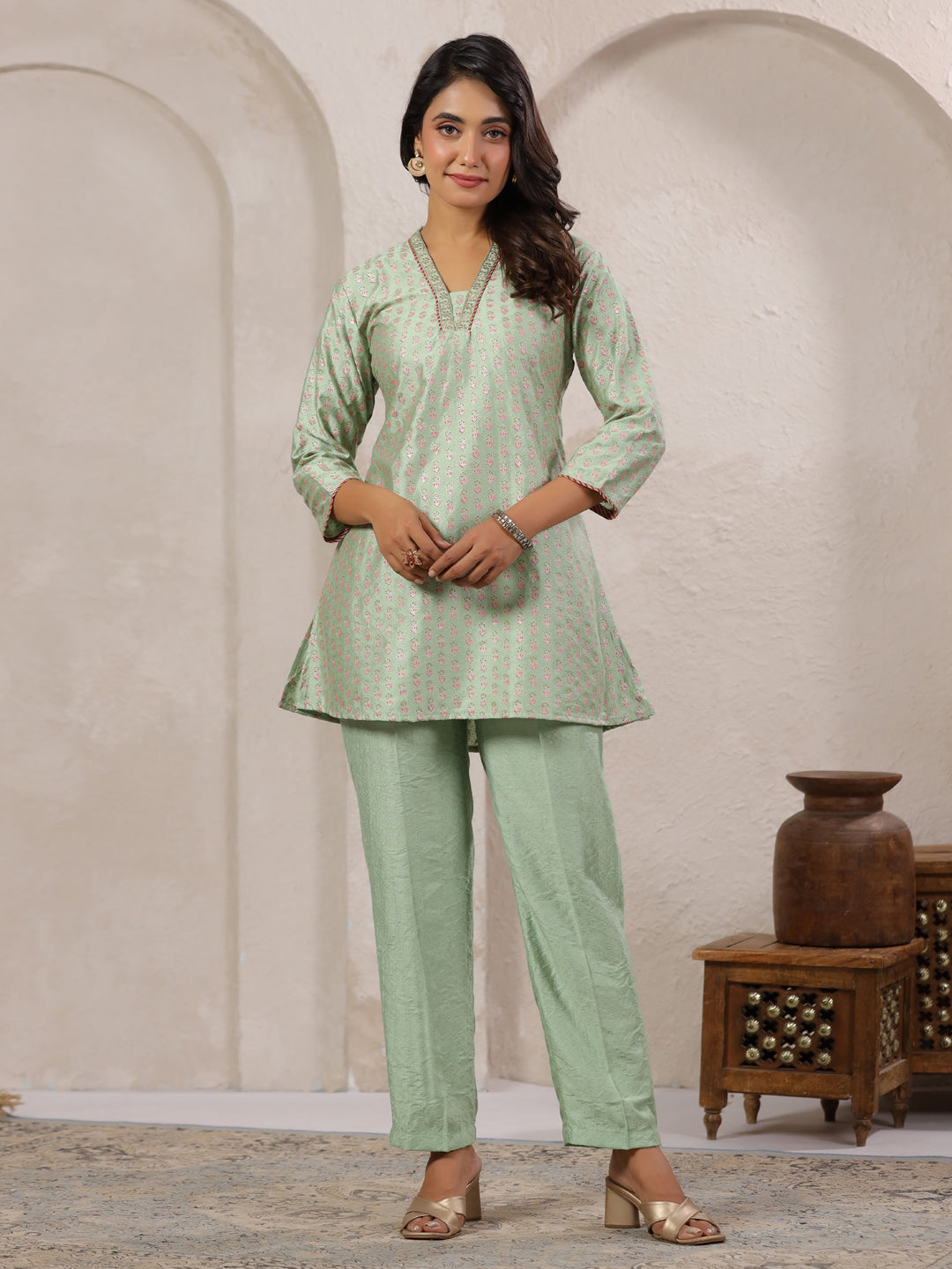 Span Green V Neck Viscose Short Kurta