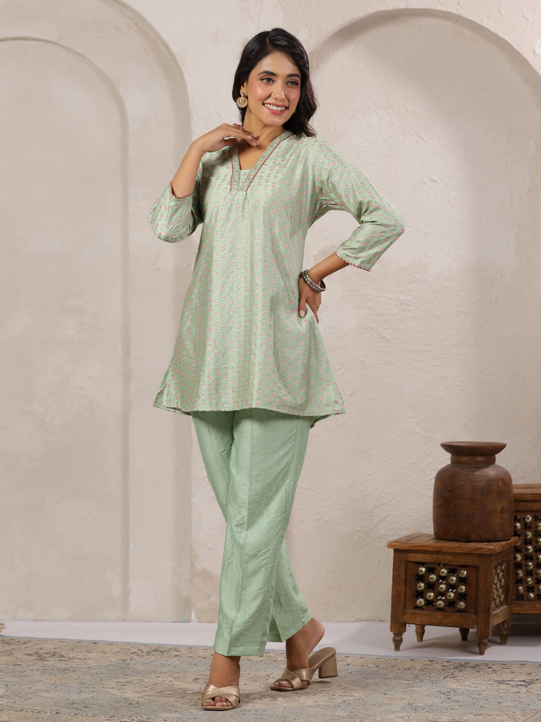 Span Green V Neck Viscose Short Kurta