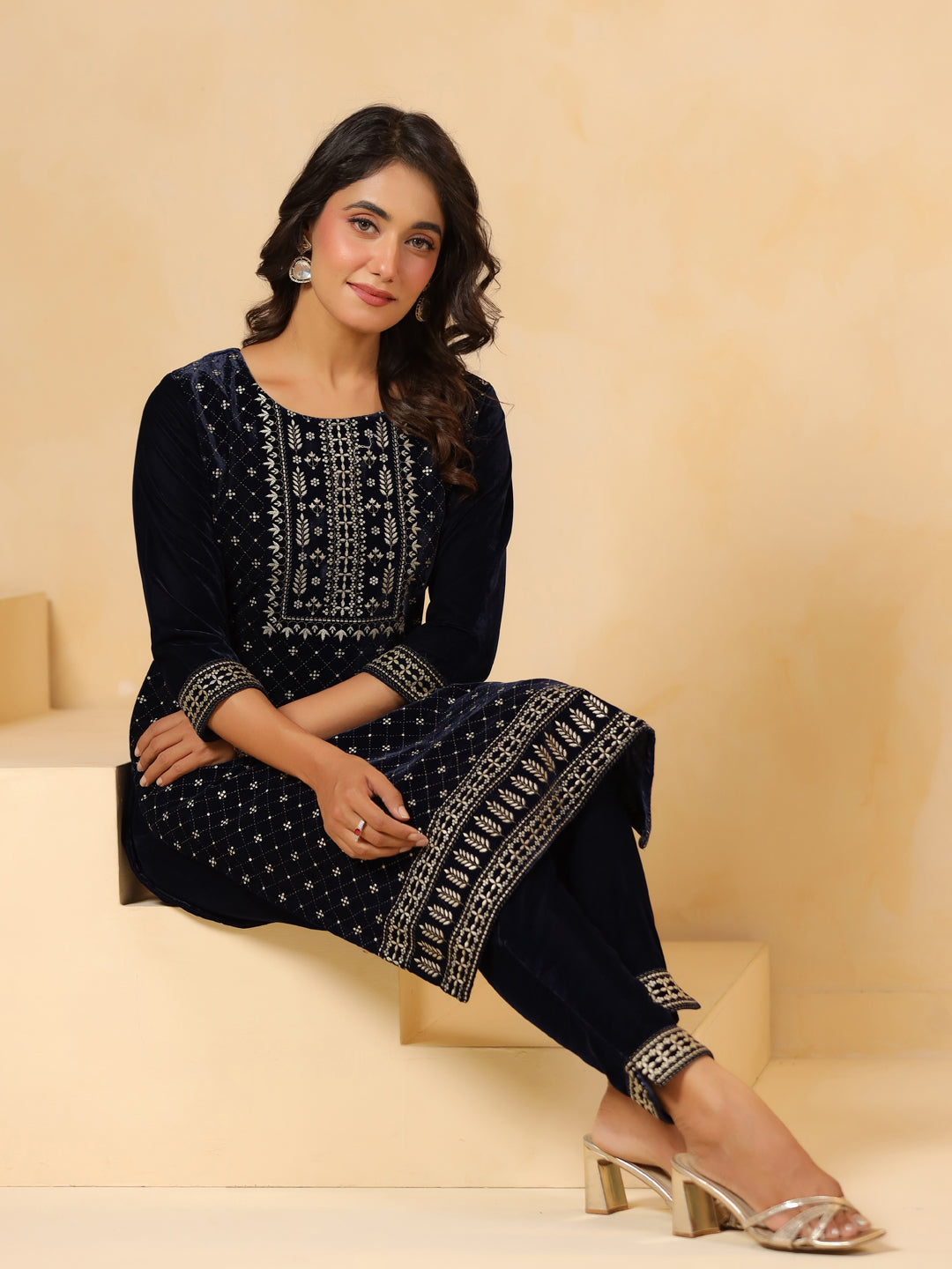 Span Blue Round Neck Velvet Kurta Set