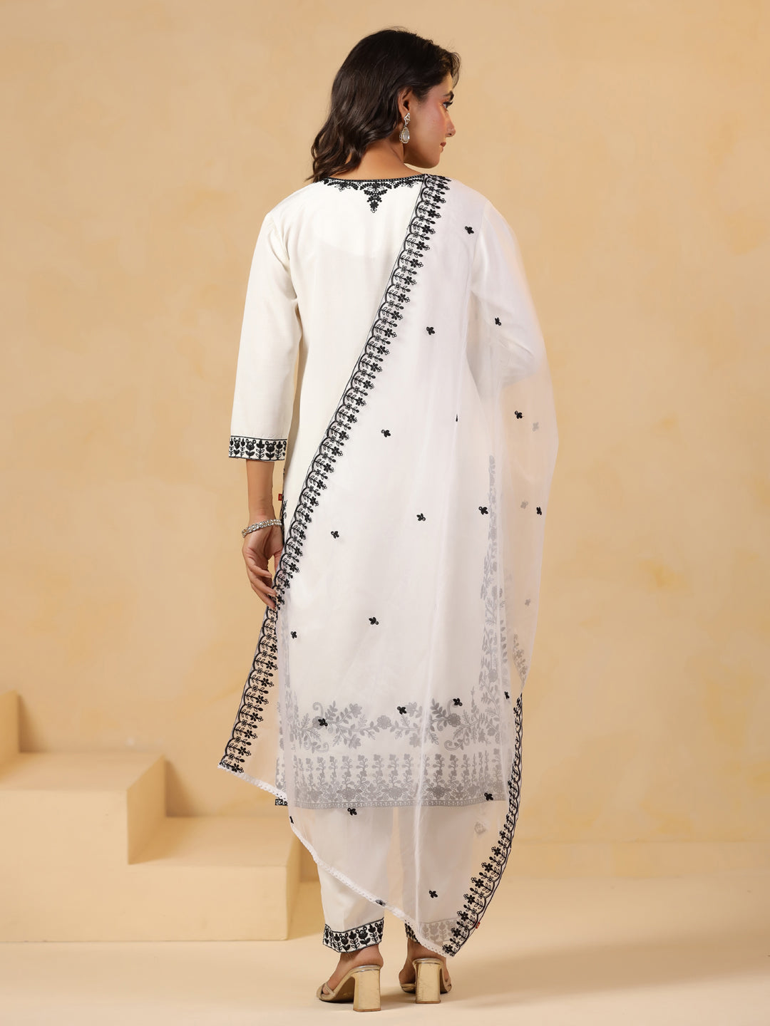 Span White V Neck Rayon Kurta Set with Dupatta