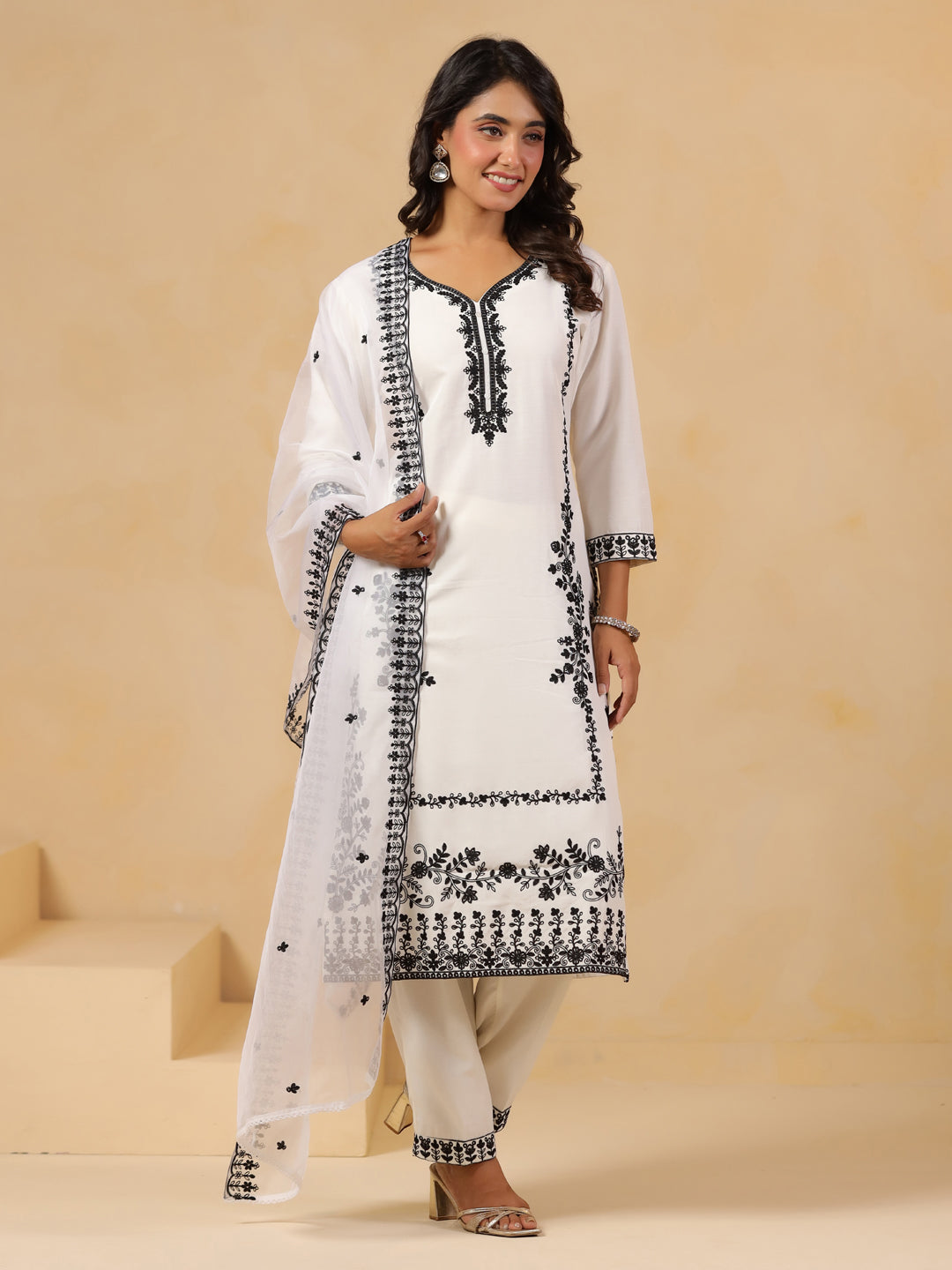 Span White V Neck Rayon Kurta Set with Dupatta