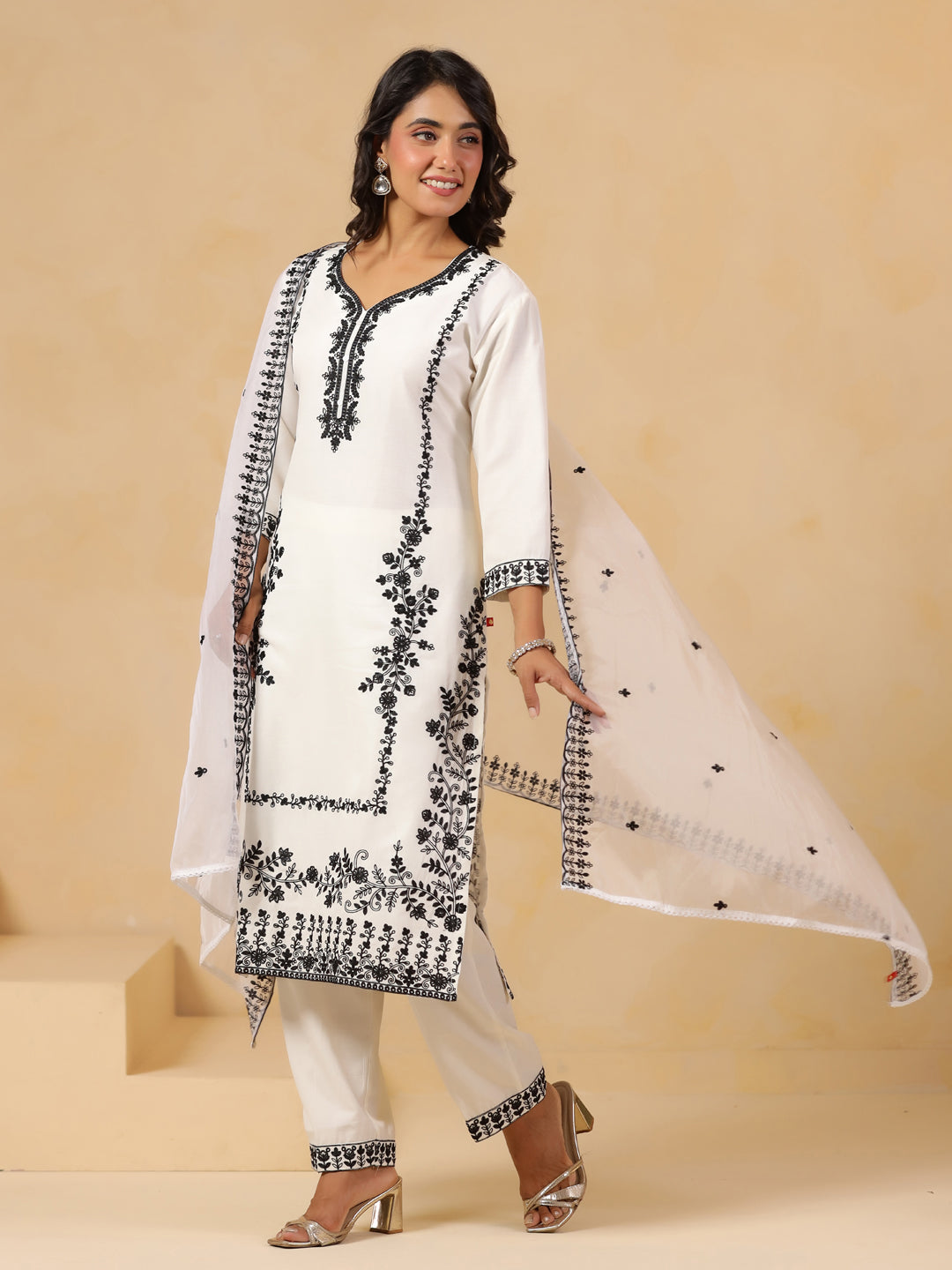 Span White V Neck Rayon Kurta Set with Dupatta