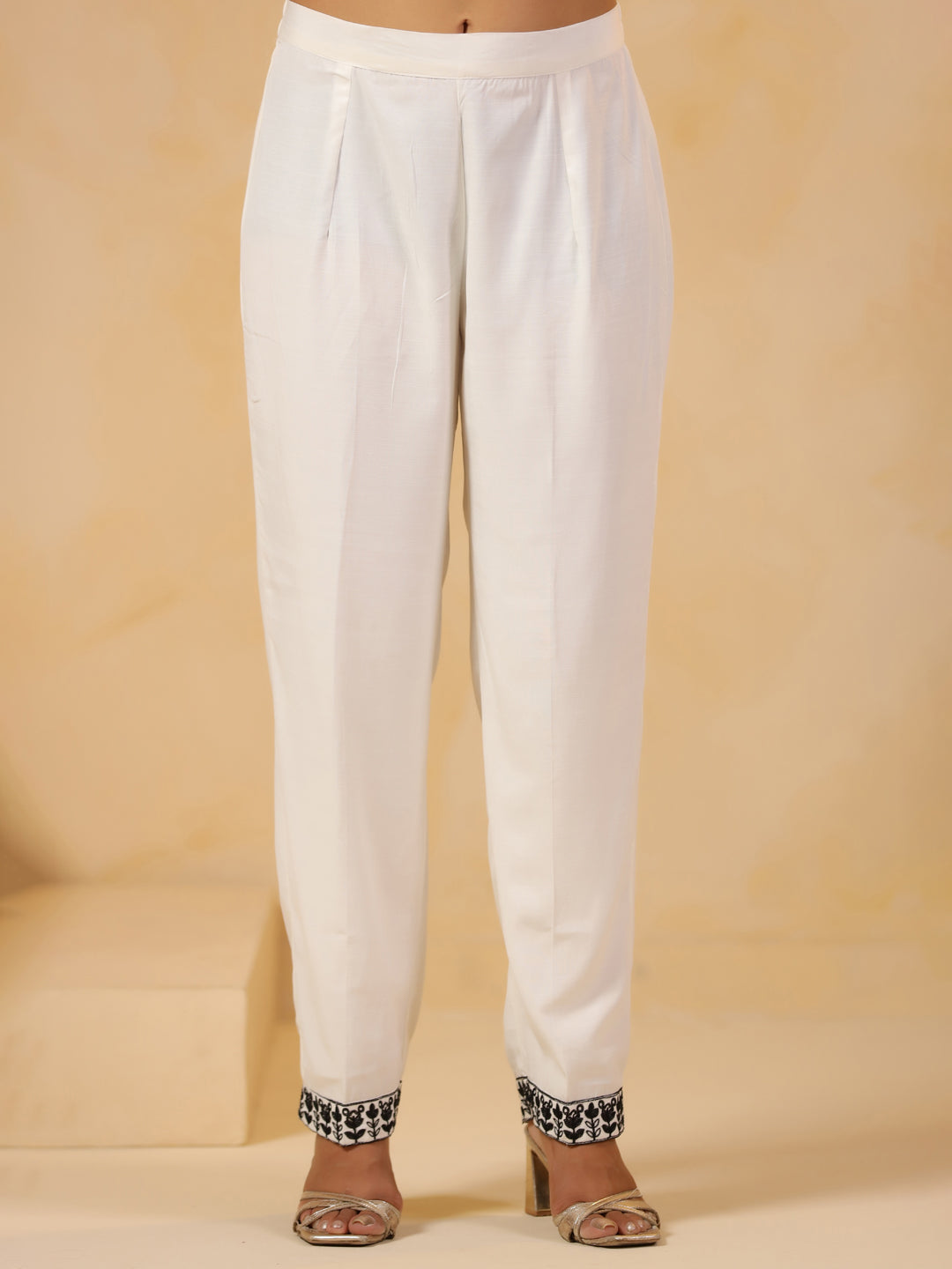 Span White V Neck Rayon Kurta Set with Dupatta