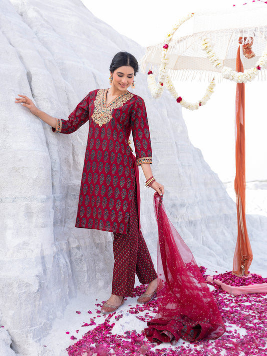 Span Burgundy V Neck Rayon Kurta Set with Dupatta