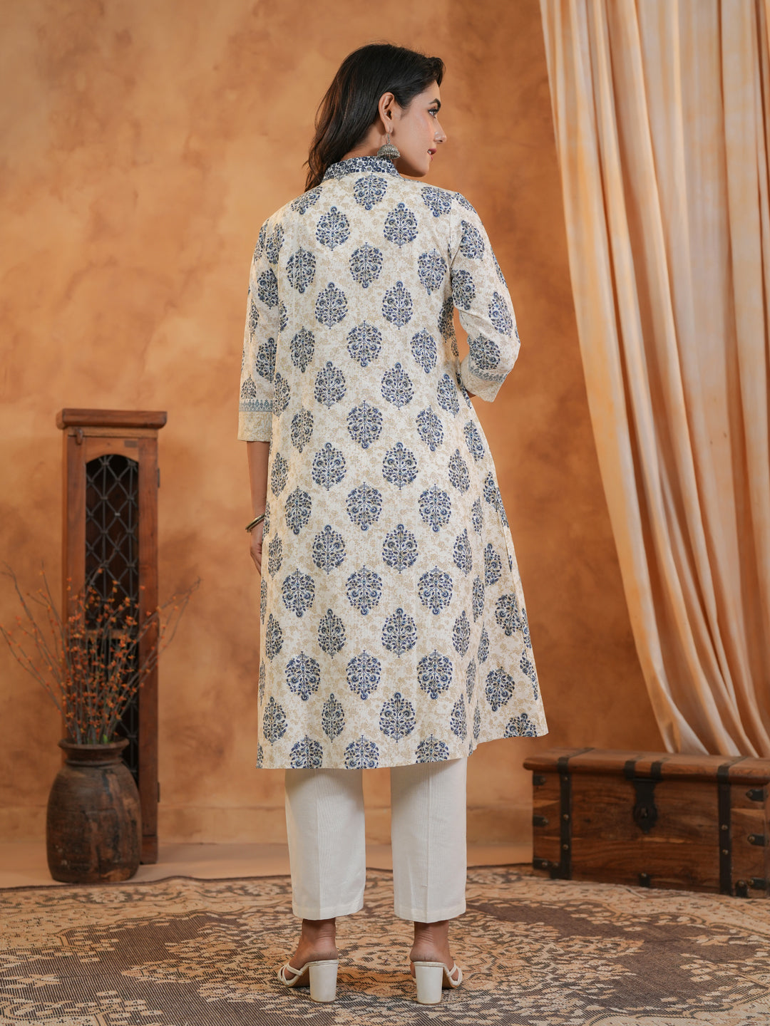 Span White Deep V Cotton Kurta Set