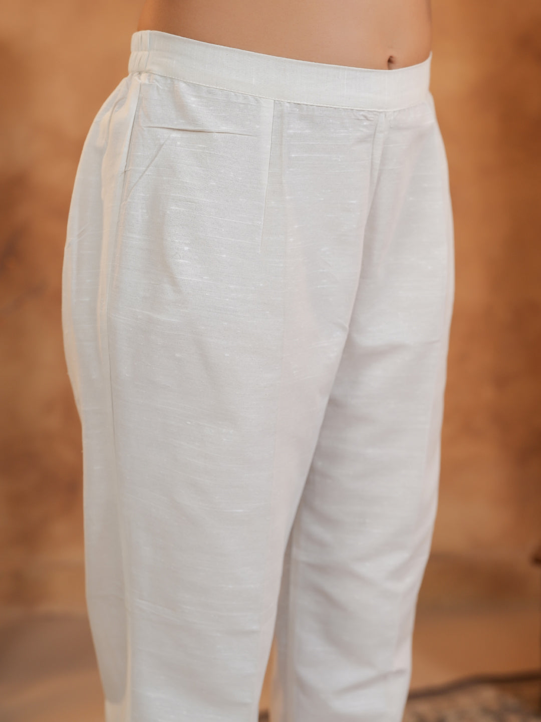 Span Off White Round Neck Kurta Set with Dupatta