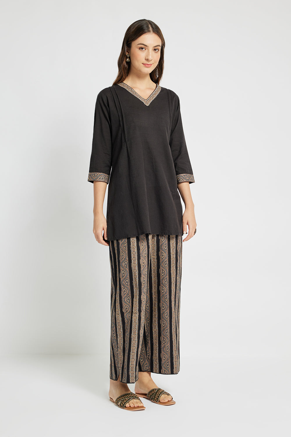 Span Black V-neck Cotton Co-Ord Set(Set of 2)