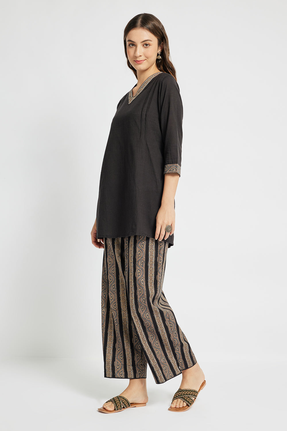 Span Black V-neck Cotton Co-Ord Set(Set of 2)