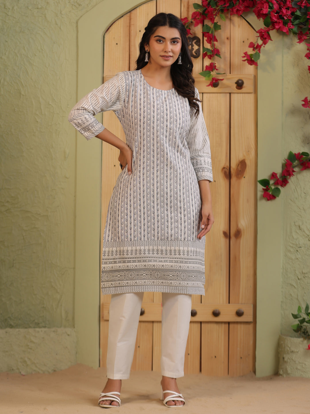 Span White Round Neck Cotton Casual Kurta