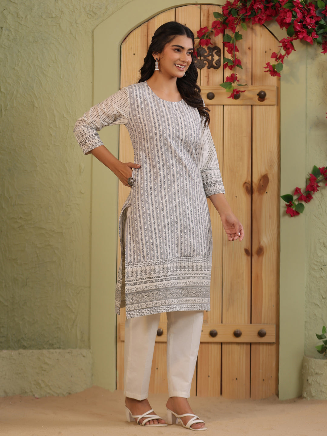 Span White Round Neck Cotton Casual Kurta
