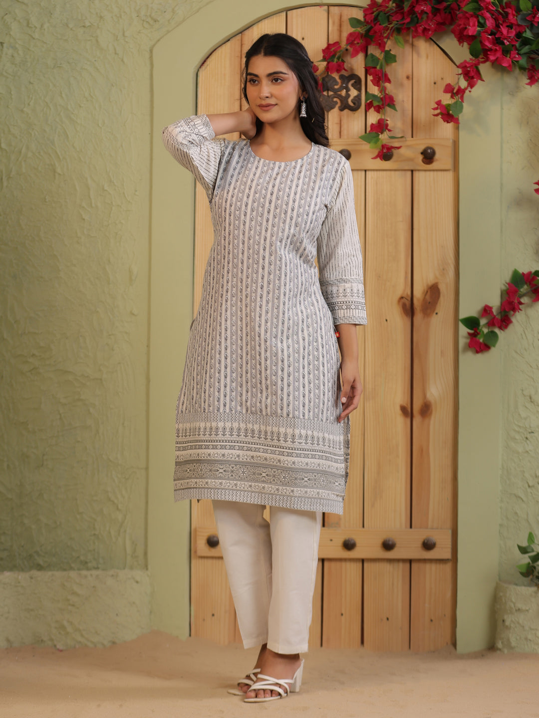 Span White Round Neck Cotton Casual Kurta