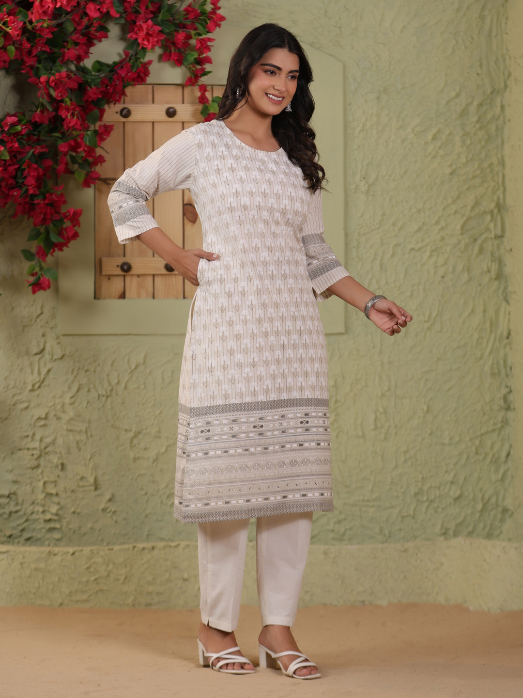 Span White Round Neck Cotton Casual Kurta
