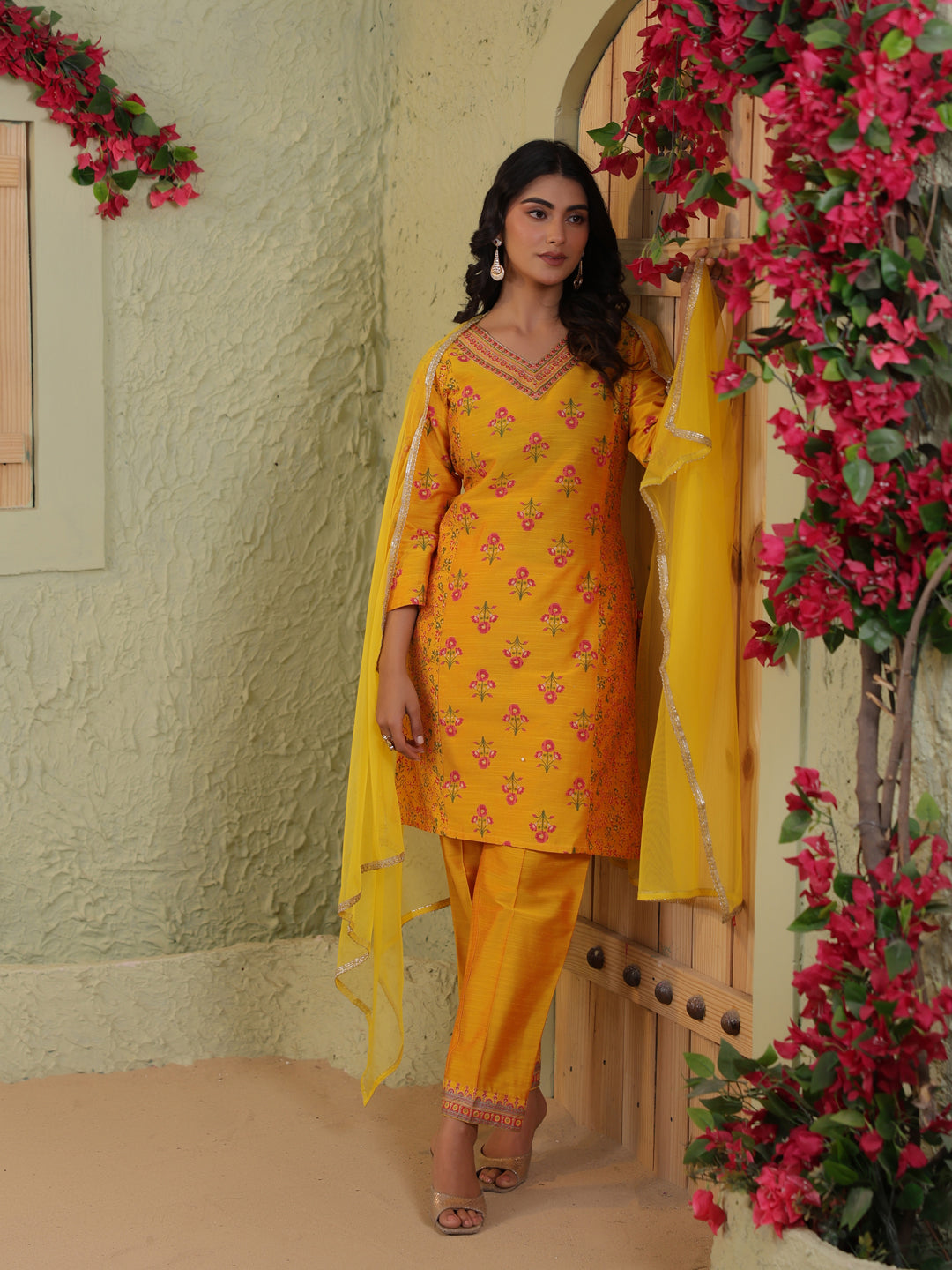 Span Yellow V-Neck Silk Kurta Set with Dupatta
