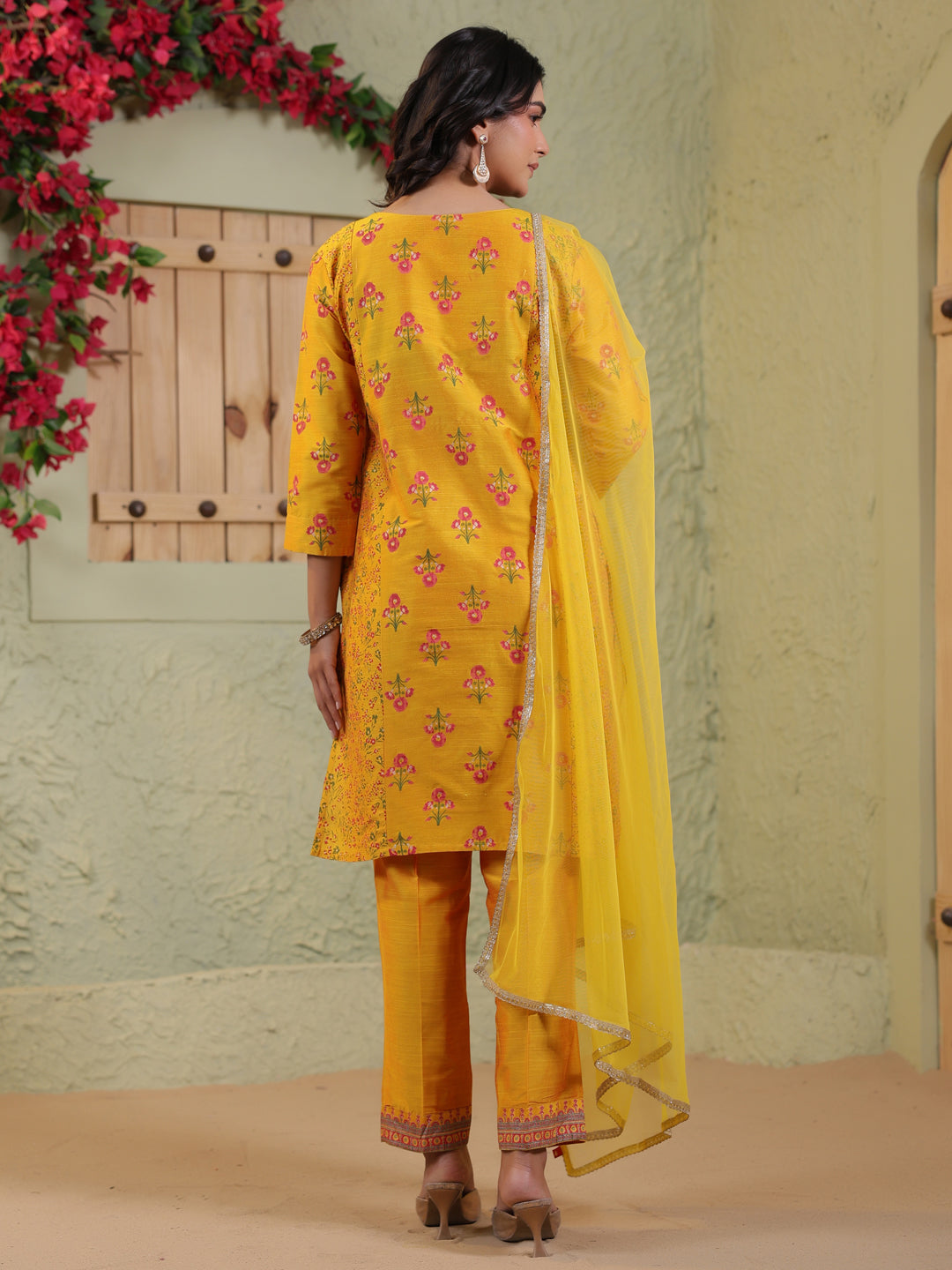 Span Yellow V-Neck Silk Kurta Set with Dupatta