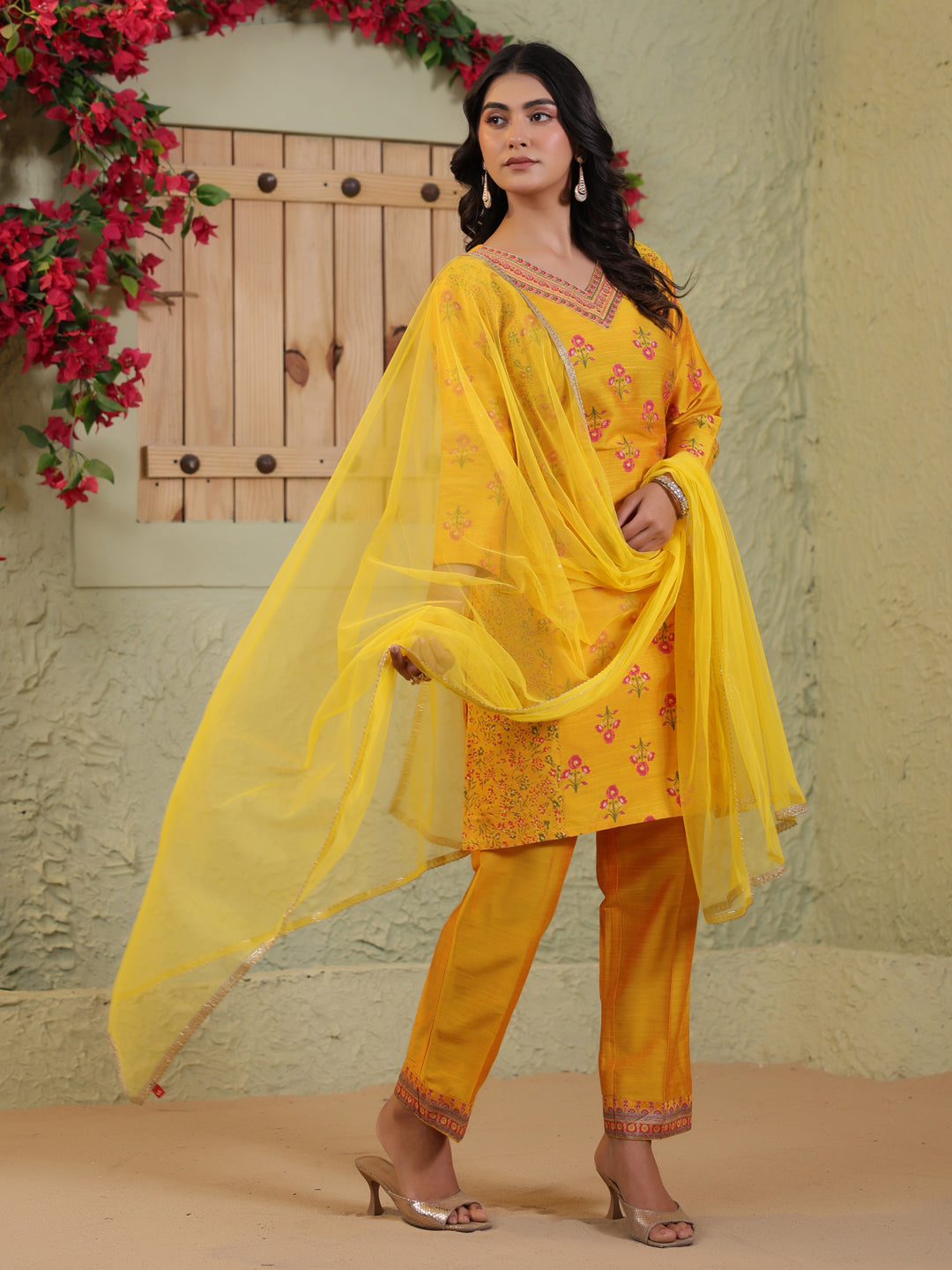 Span Yellow V-Neck Silk Kurta Set with Dupatta
