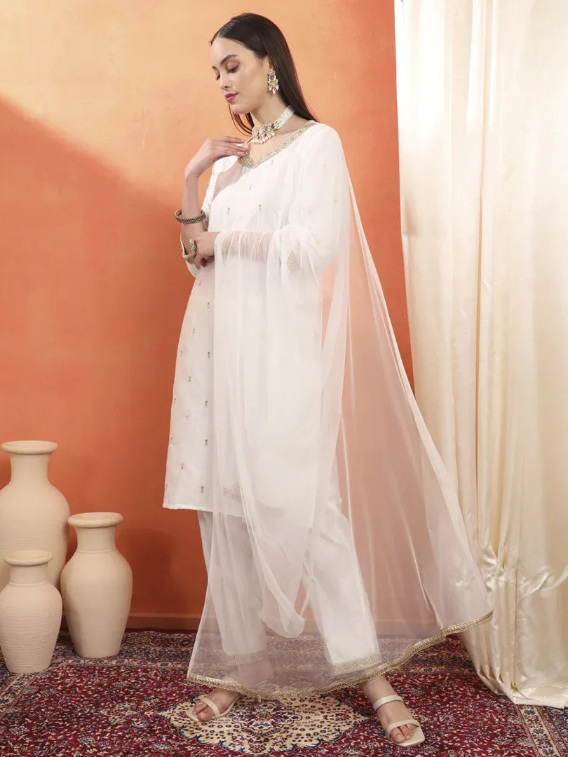 Span White V-Neck Kurta Set with Dupatta