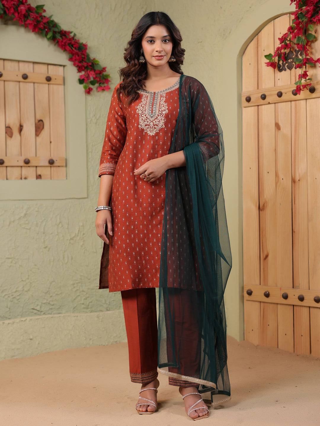 Span Maroon Round Neck Silk Kurta Set with Dupatta