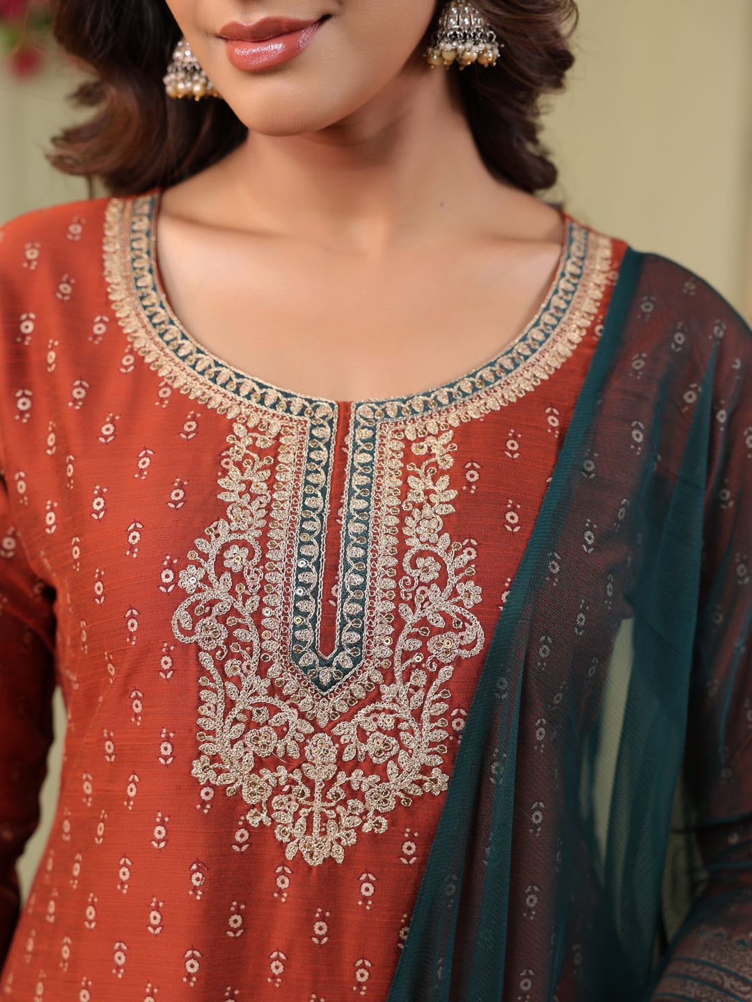 Span Maroon Round Neck Silk Kurta Set with Dupatta