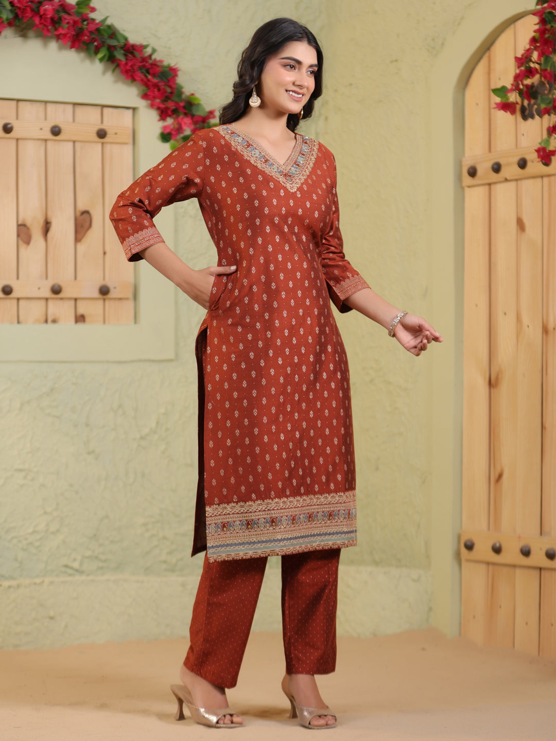 Span Brown V-Neck Silk Kurta Set with Dupatta