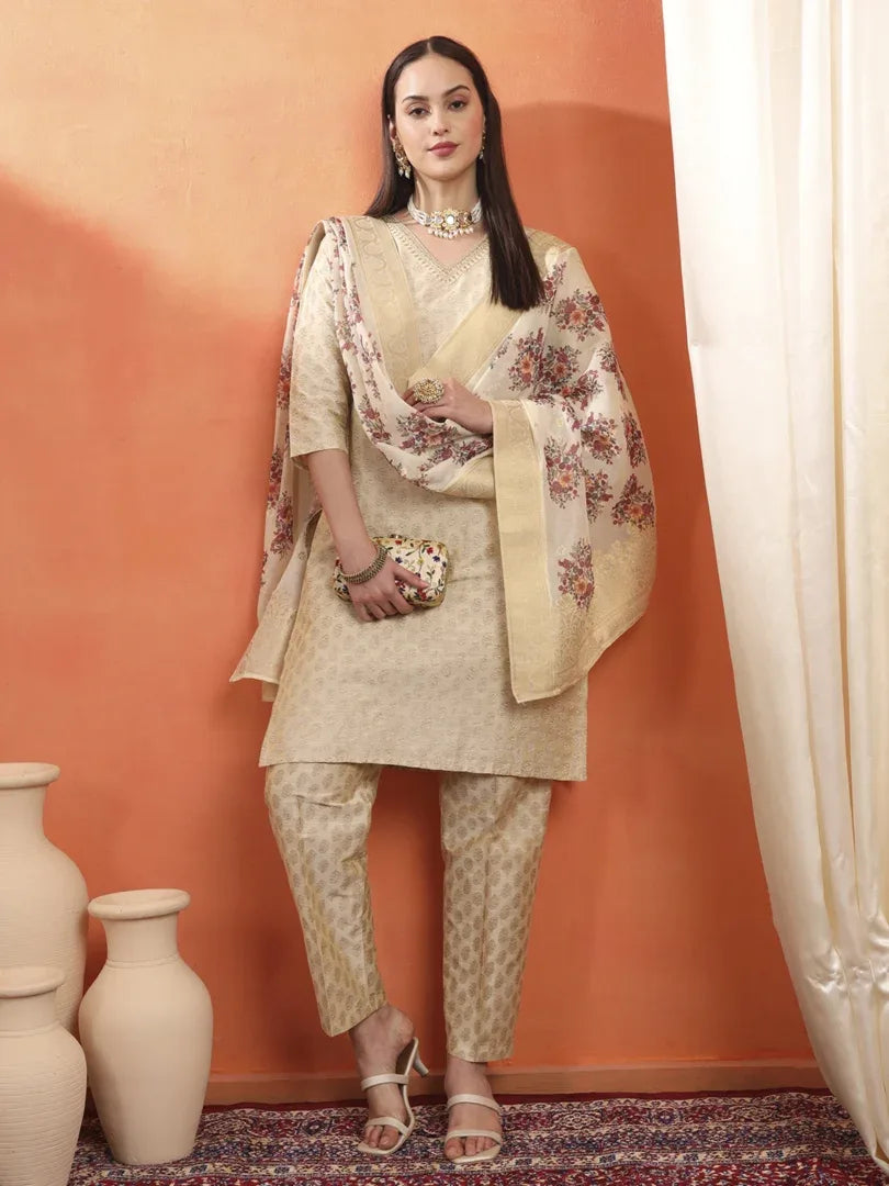 Span Ivory V-Neck Silk Kurta Set with Dupatta