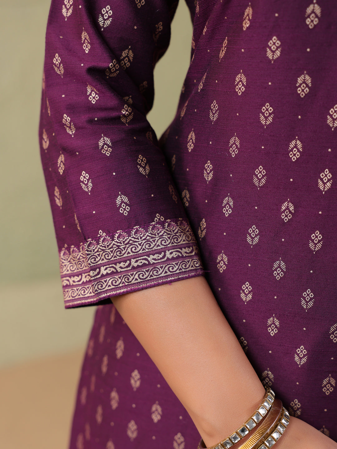 Span Purple V-Neck Silk Kurta Set with Dupatta