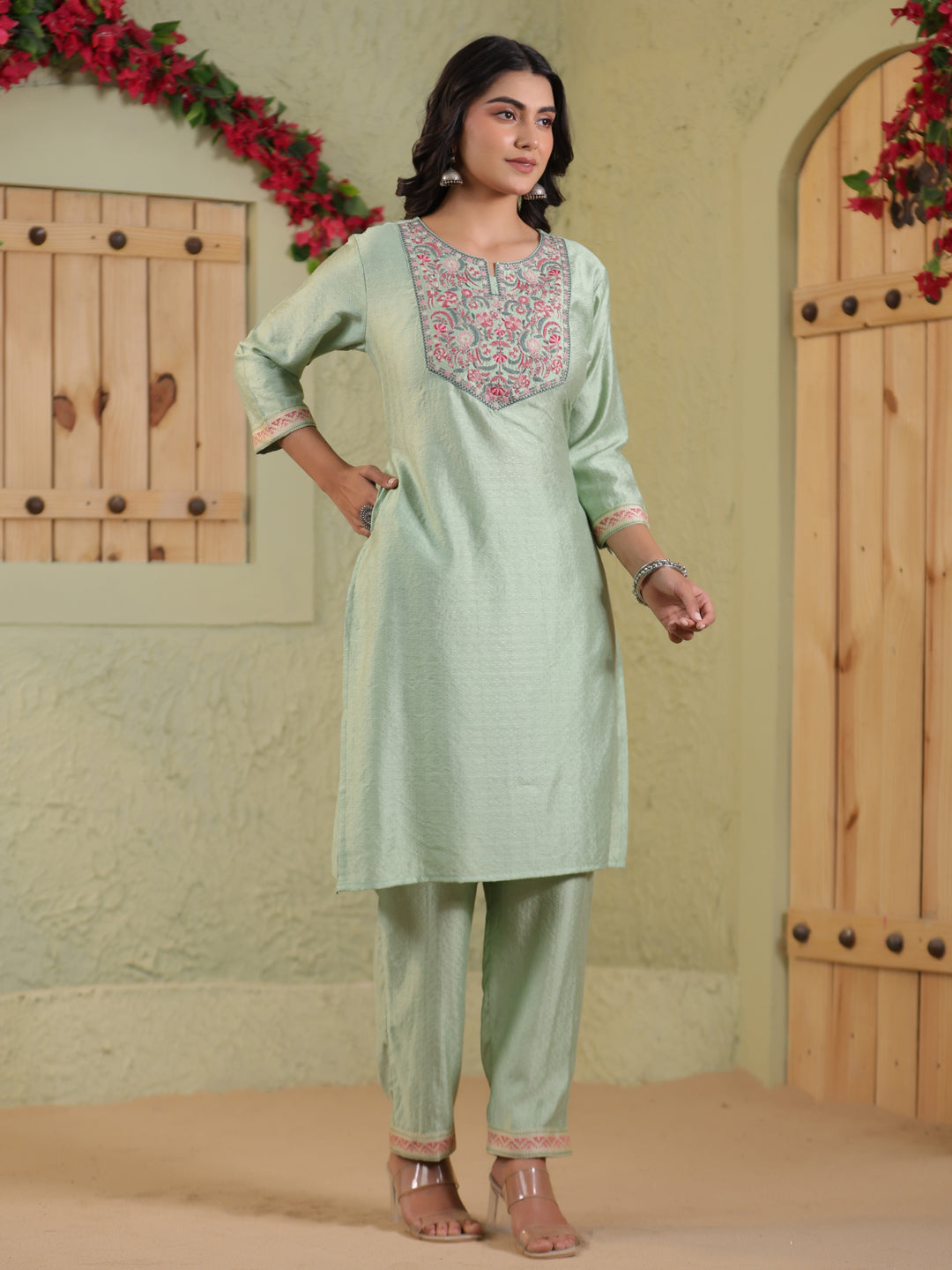 Span Green Round Neck Silk Kurta Set with Dupatta