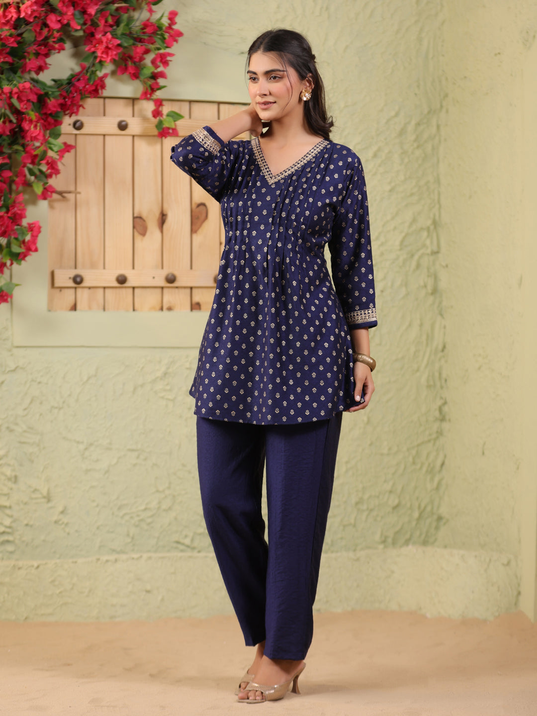 Span Blue V Neck Viscose Short Kurta