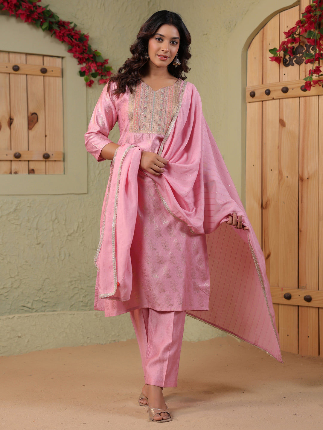 Span Pink V Neck Viscose Kurta Set with Dupatta