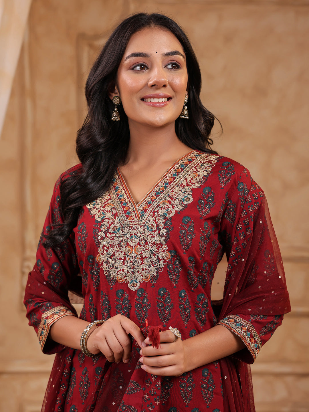 Span Burgundy V Neck Rayon Kurta Set with Dupatta
