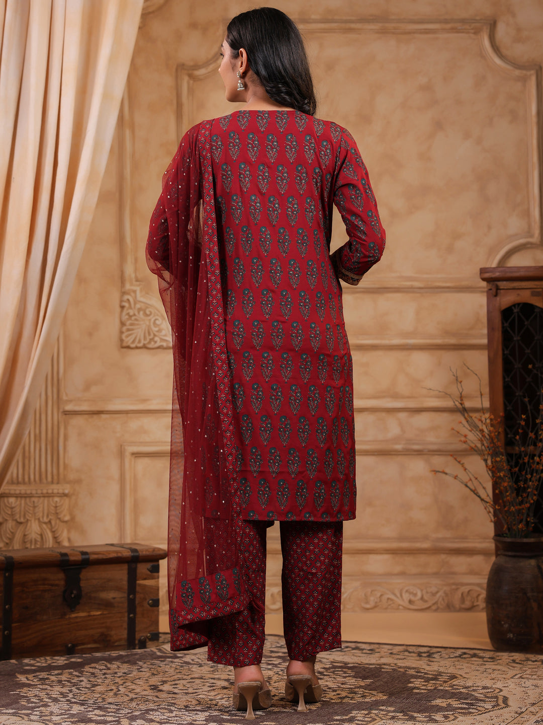 Span Burgundy V Neck Rayon Kurta Set with Dupatta