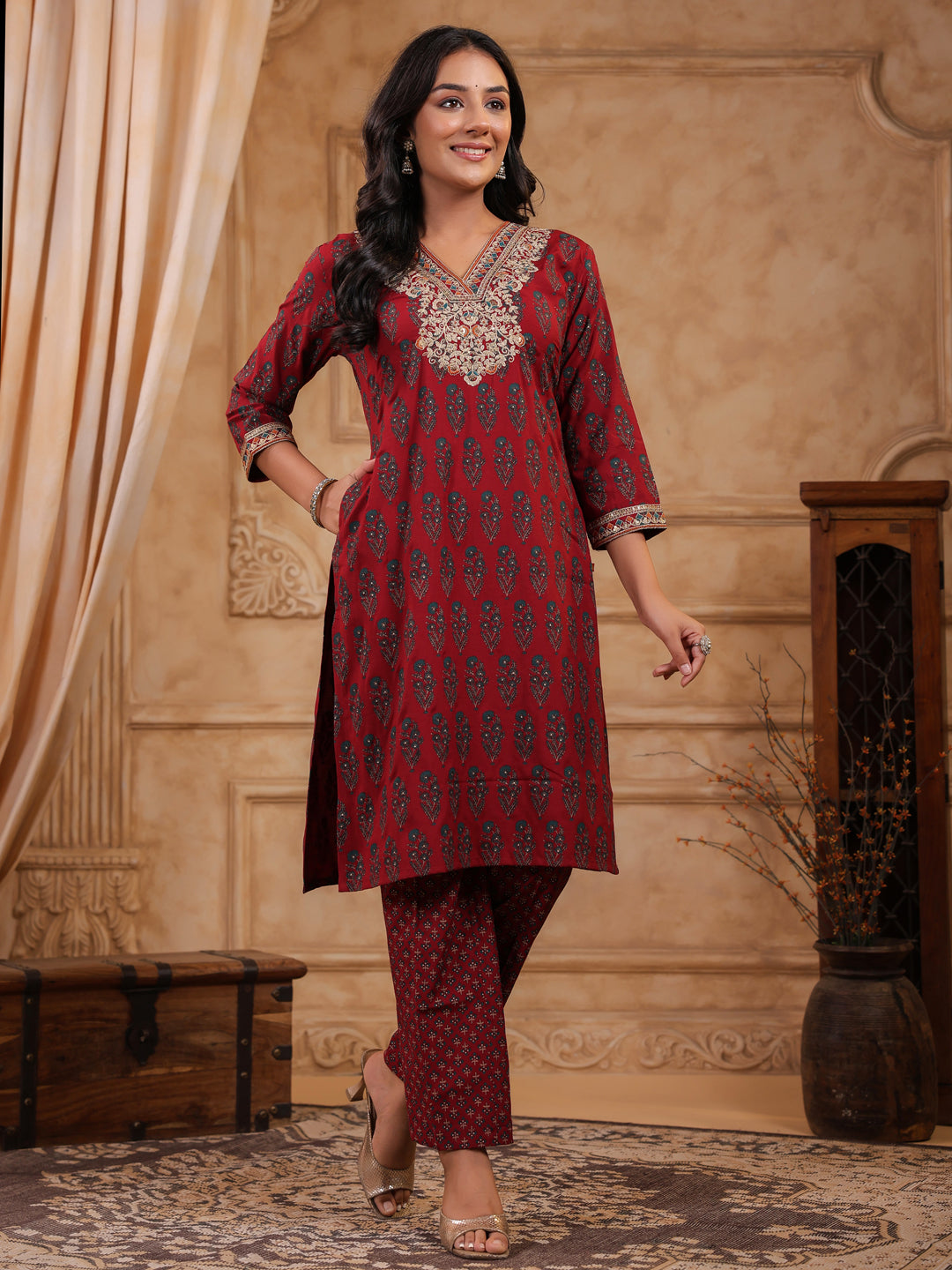 Span Burgundy V Neck Rayon Kurta Set with Dupatta