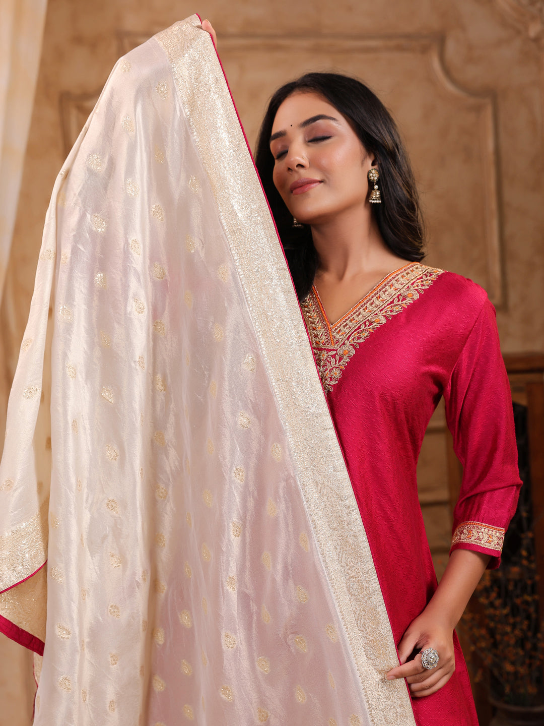 Span Pink V Neck Viscose Kurta Set with Dupatta
