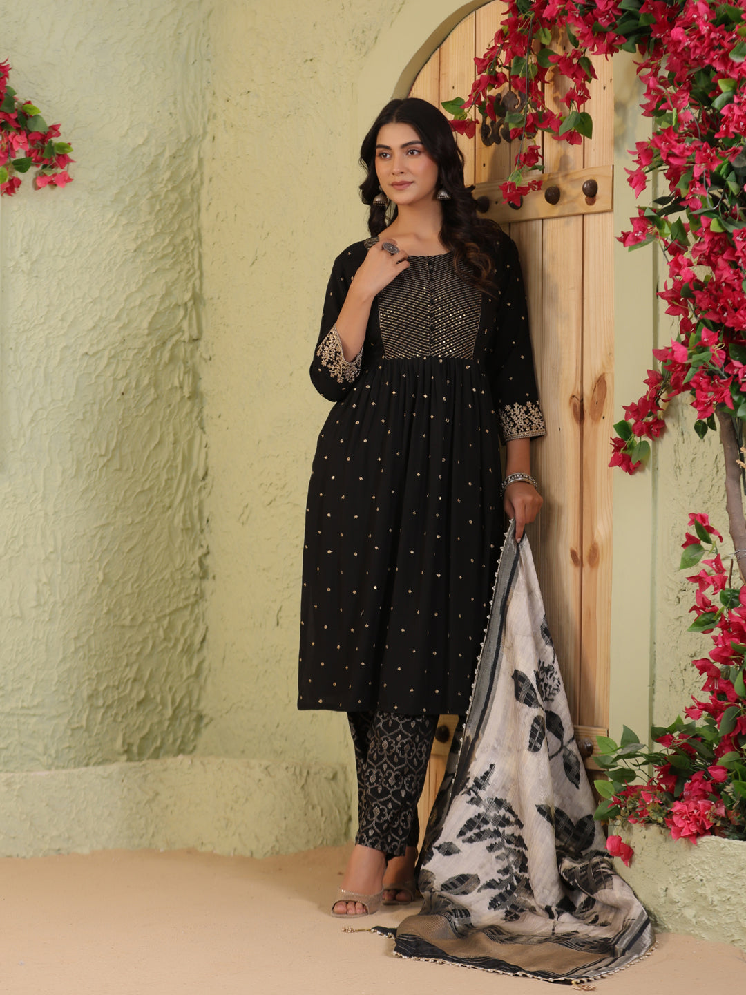 Span Black Round Neck Polyster Kurta Set with Dupatta