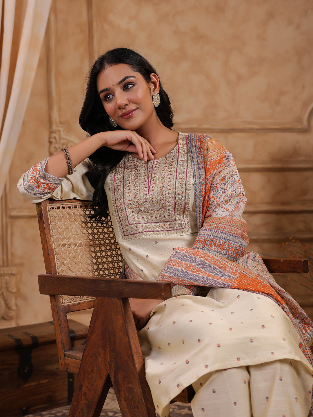 Span Ivory Round Neck Silk Kurta Set with Dupatta