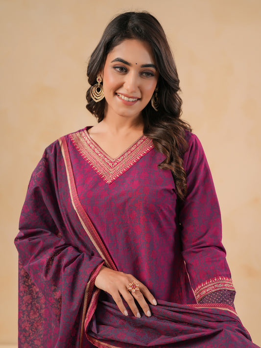 Span Pink V Neck Silk Kurta Set with Dupatta