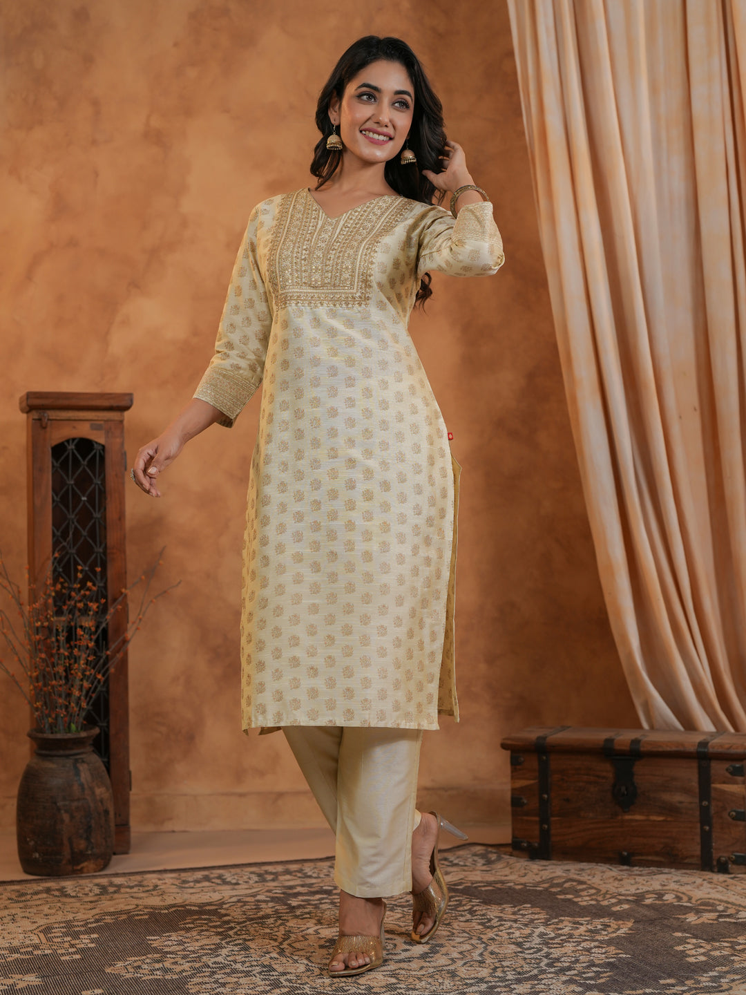 Span Ivory V Neck Silk Kurta