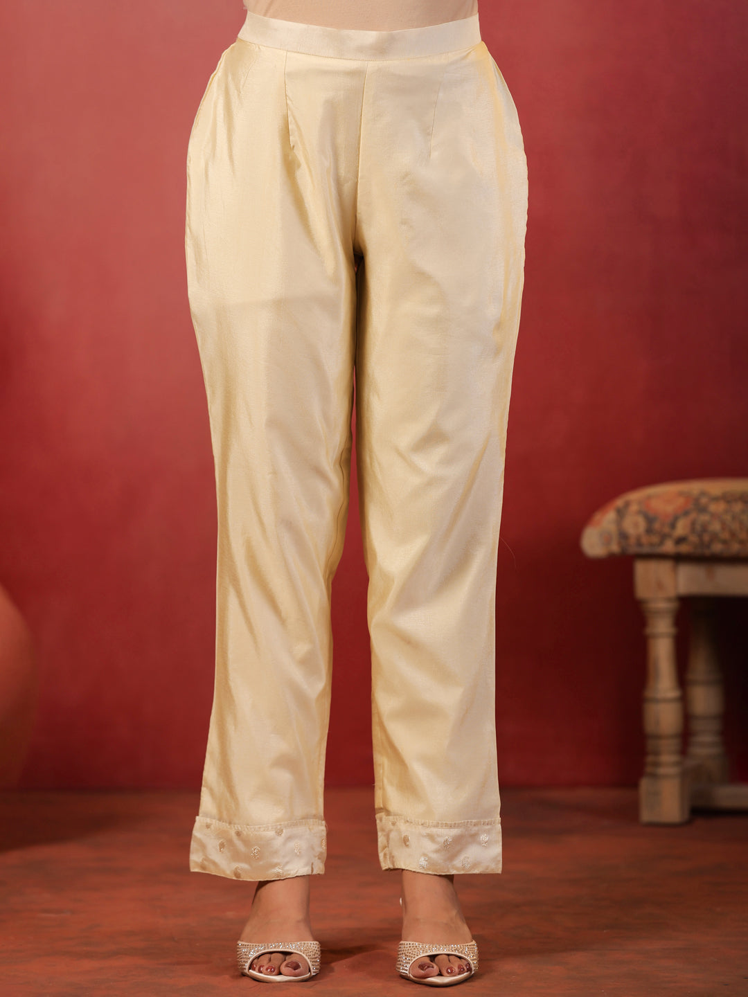 Span Ivory V Neck Viscose Kurta Set with Dupatta