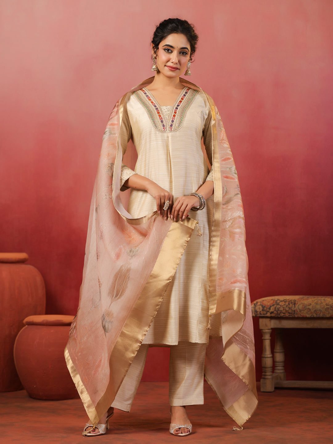 Span Ivory Deep-V Visose Kurta Set with Dupatta