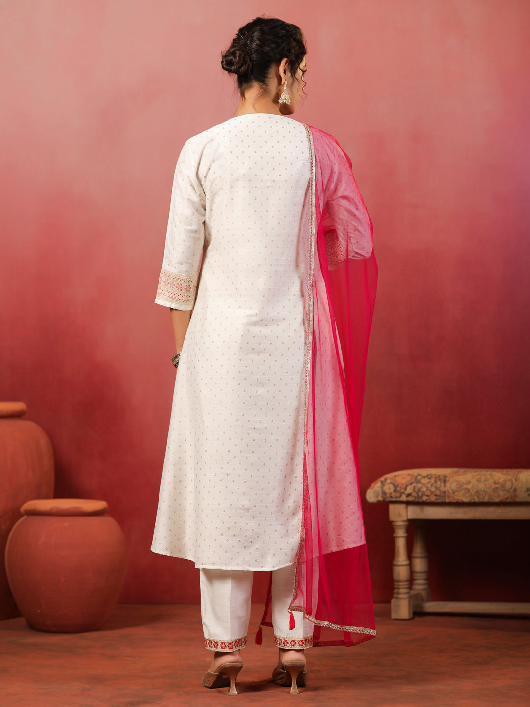 Span White V Neck Silk Kurta Set with Dupatta