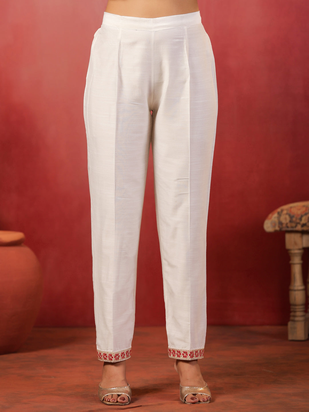 Span White V Neck Silk Kurta Set with Dupatta