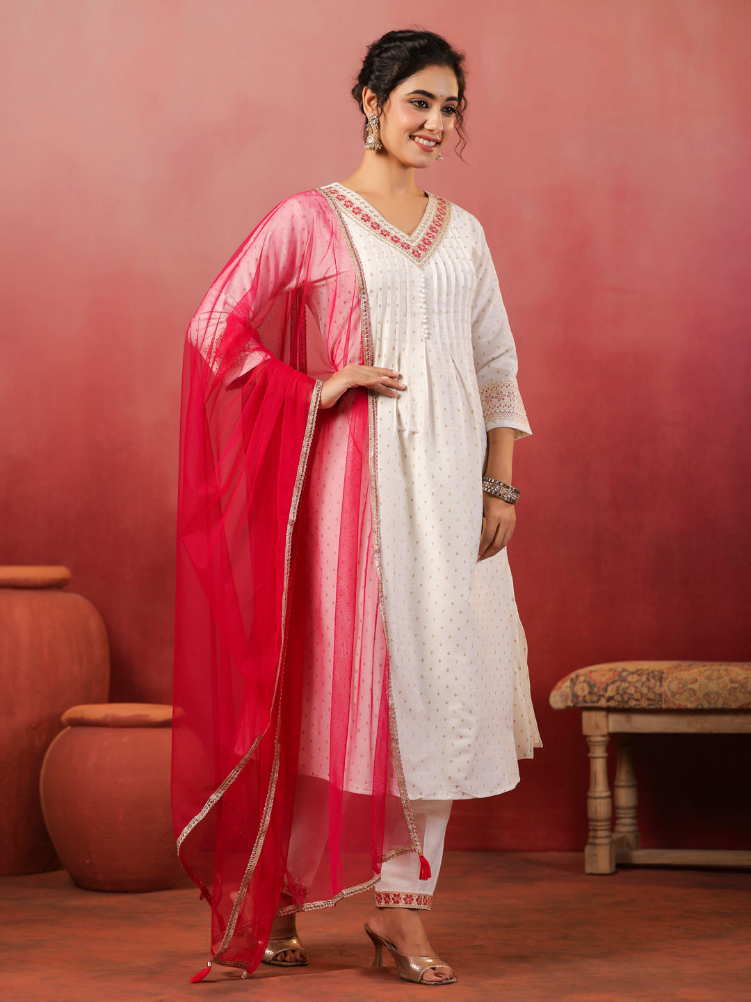 Span White V Neck Silk Kurta Set with Dupatta