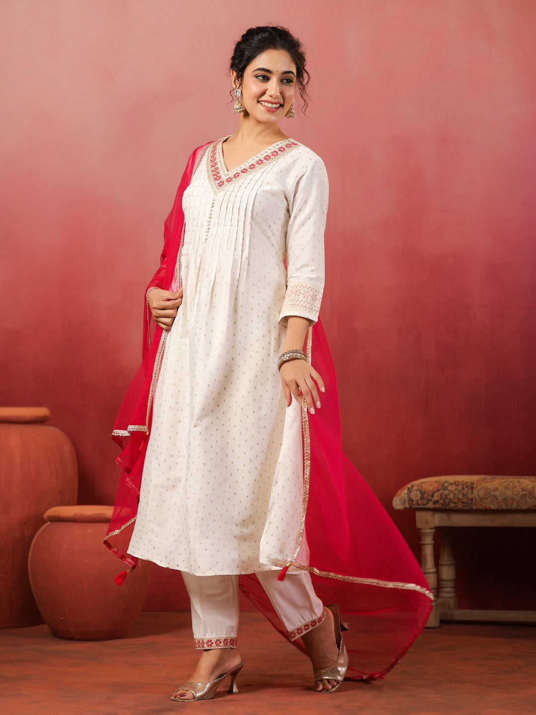 Span White V Neck Silk Kurta Set with Dupatta